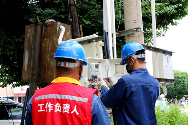 國網(wǎng)伊犁供電公司：嚴(yán)抓“小”現(xiàn)場，推進“大”安全