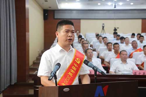 團結凝聚力量 實干成就夢想——記中國安能優(yōu)秀共產(chǎn)黨員、萬安水環(huán)境項目經(jīng)理薛振興