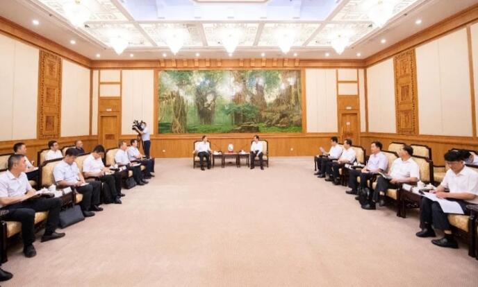 中核集團(tuán)總經(jīng)理、黨組副書(shū)記顧軍與福建省委副書(shū)記、代省長(zhǎng)王寧會(huì)談