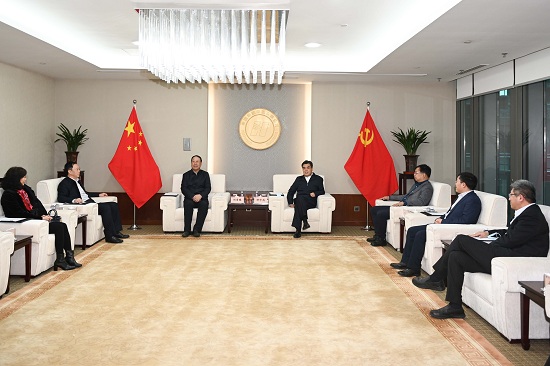 舒印彪、鄧建玲會(huì)見(jiàn)華北電力大學(xué)校長(zhǎng)楊勇平