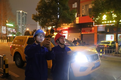 國(guó)網(wǎng)寧波市鄞州區(qū)供電：夜間特巡測(cè)溫線路，保障安全可靠供電