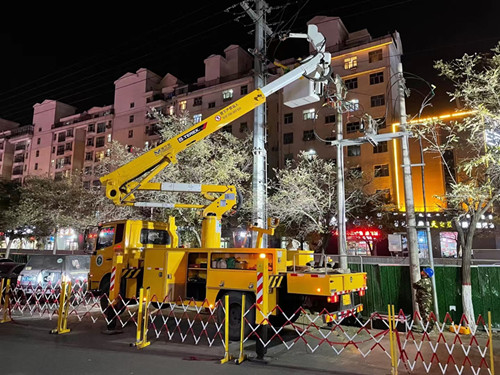 烏海電業(yè)局配電帶電作業(yè)處：堅守蒙電責(zé)任，勇戰(zhàn)寒潮