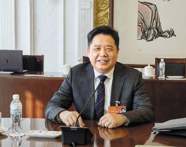 加快能源技術(shù)創(chuàng)新 促進成果轉(zhuǎn)化——訪全國人大代表、中國科學院寧波材料技術(shù)與工程研究所所長黃政仁