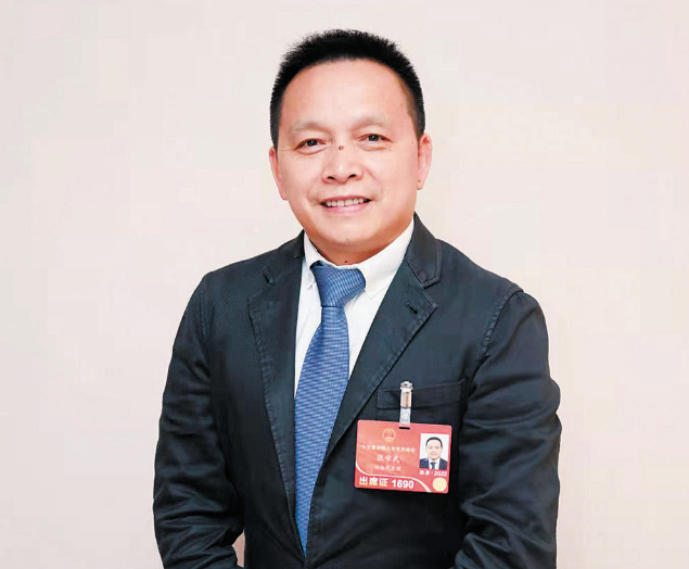 【兩會(huì)】以優(yōu)質(zhì)高效的供電服務(wù)助力經(jīng)濟(jì)社會(huì)發(fā)展——訪全國人大代表、鹽津鋪?zhàn)邮称饭煞萦邢薰径麻L張學(xué)武