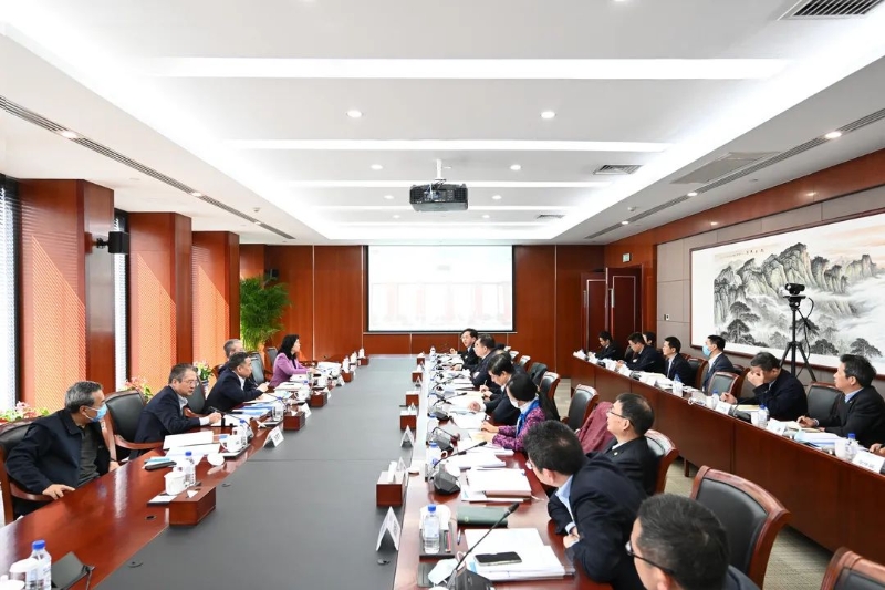 中國能建召開能源電力和水泥業(yè)務(wù)發(fā)展模式與競(jìng)爭(zhēng)策略研究報(bào)告專家評(píng)審會(huì)