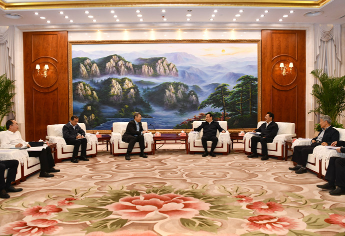 國家電投董事長、黨組書記錢智民拜會(huì)寧夏回族自治區(qū)主要領(lǐng)導(dǎo)