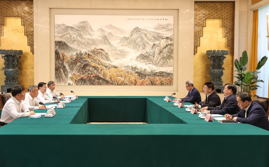 雷鳴山、韓君拜會(huì)湖北省委書記王蒙徽、省長(zhǎng)王忠林