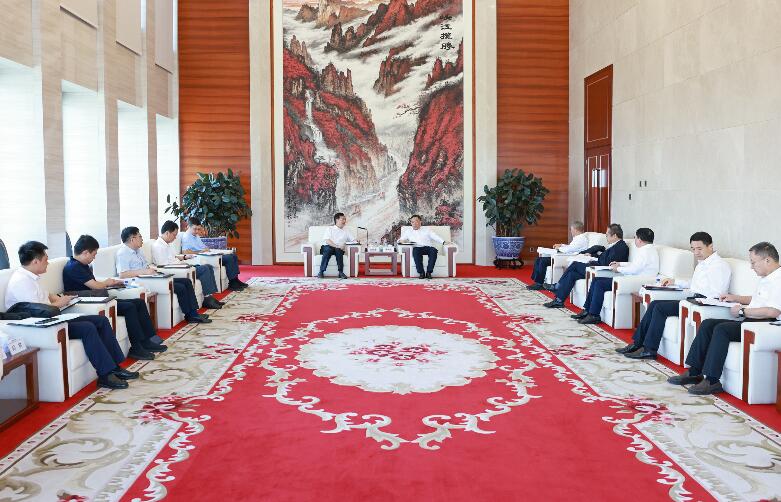 宋海良與武漢理工大學(xué)黨委書記信思金、校長(zhǎng)楊宗凱座談