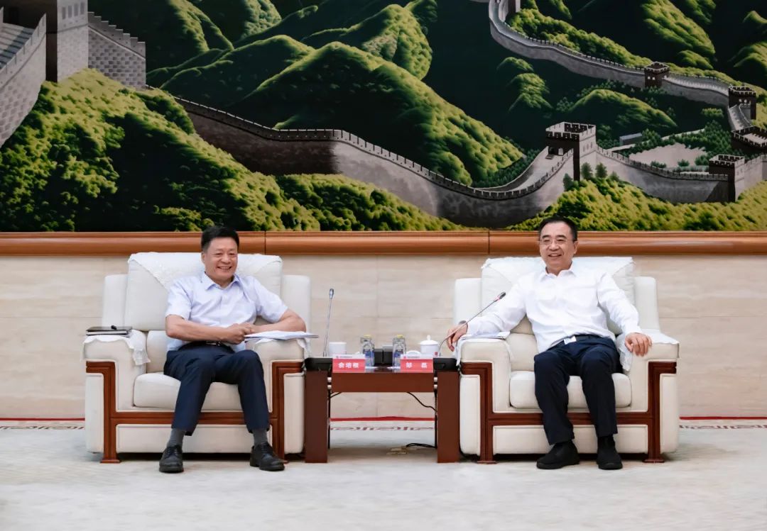 鄒磊會(huì)見(jiàn)東方電氣黨組書記、董事長(zhǎng)俞培根