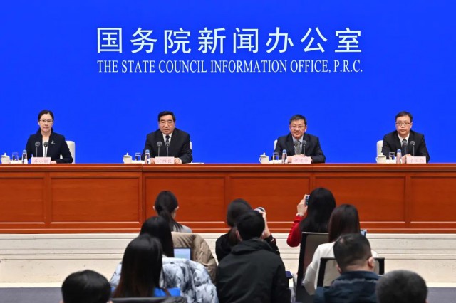 國家發(fā)改委：健全多能互補(bǔ)綜合應(yīng)急調(diào)度機(jī)制，推動風(fēng)、光發(fā)電多發(fā)滿發(fā)