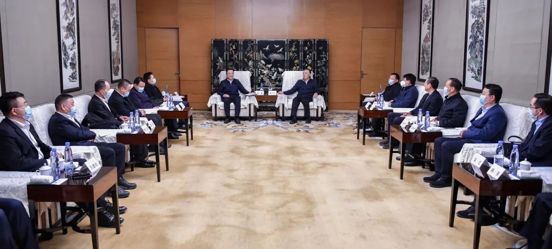 大唐集團黨組書記、董事長鄒磊與陜投集團董事長袁小寧、總經理趙軍會談