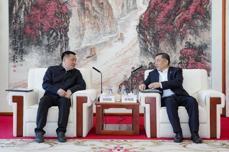 中國(guó)能建黨委書記、董事長(zhǎng)宋海良與云南省委常委、昆明市委書記劉洪建會(huì)談