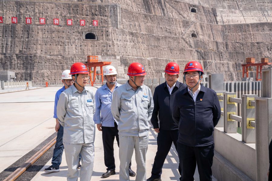 國(guó)資委黨建局局長(zhǎng)、央企團(tuán)工委書記姚煥調(diào)研白鶴灘水電站