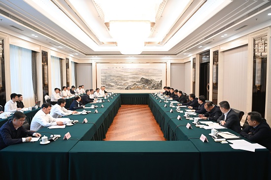 華能集團溫樞剛、鄧建玲拜會遼寧省委書記郝鵬