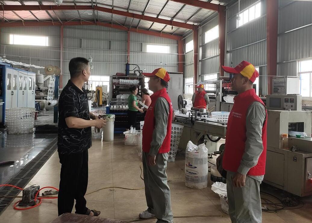 國網(wǎng)石首市供電公司“電”亮綠色經(jīng)濟，為企業(yè)降成本“支招”