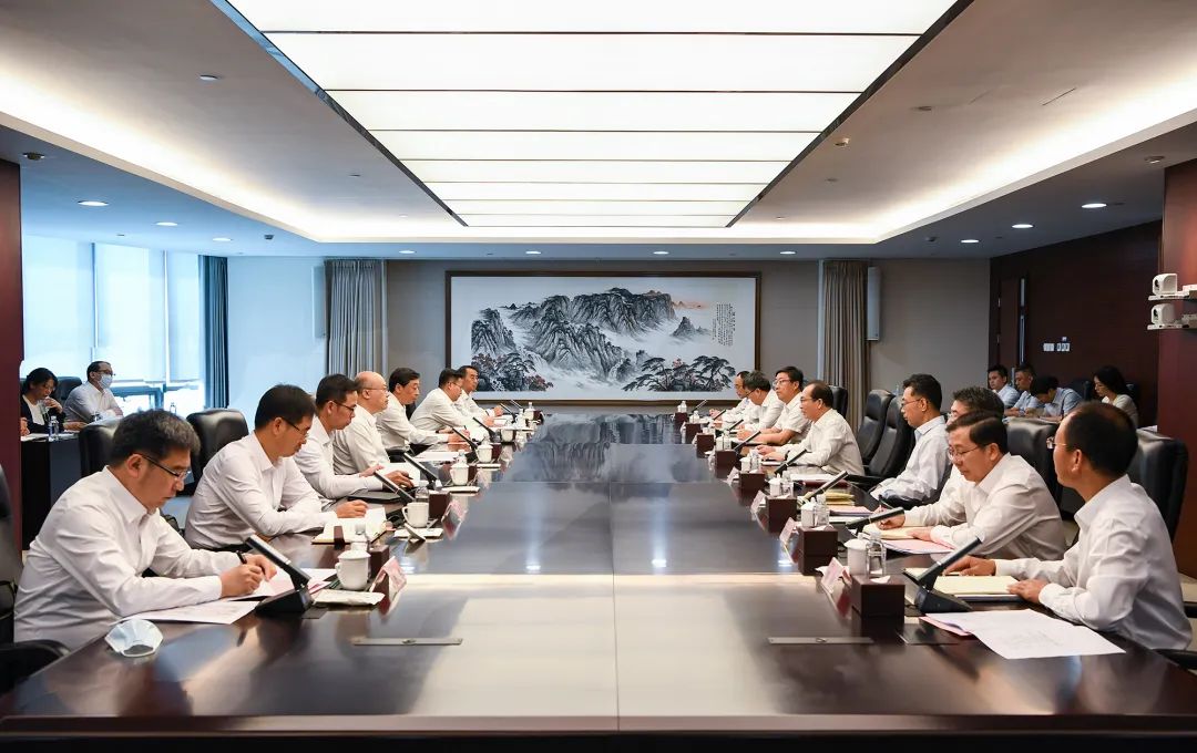華電集團黨組書記、董事長江毅與河北省委副書記、省長王正譜舉行會談