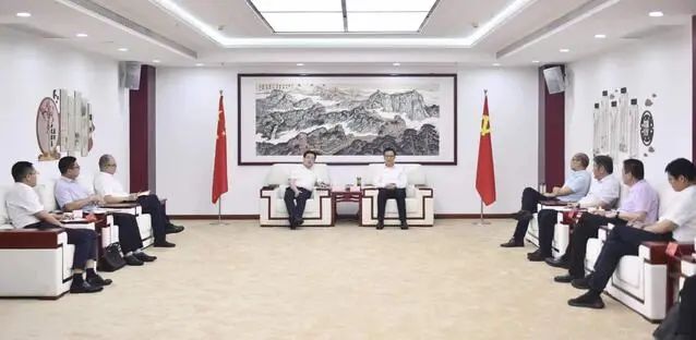 漯河市委書記秦保強(qiáng)、市長黃鈁會見中國電建華中區(qū)總部黨委書記、總經(jīng)理蹇尚友一行
