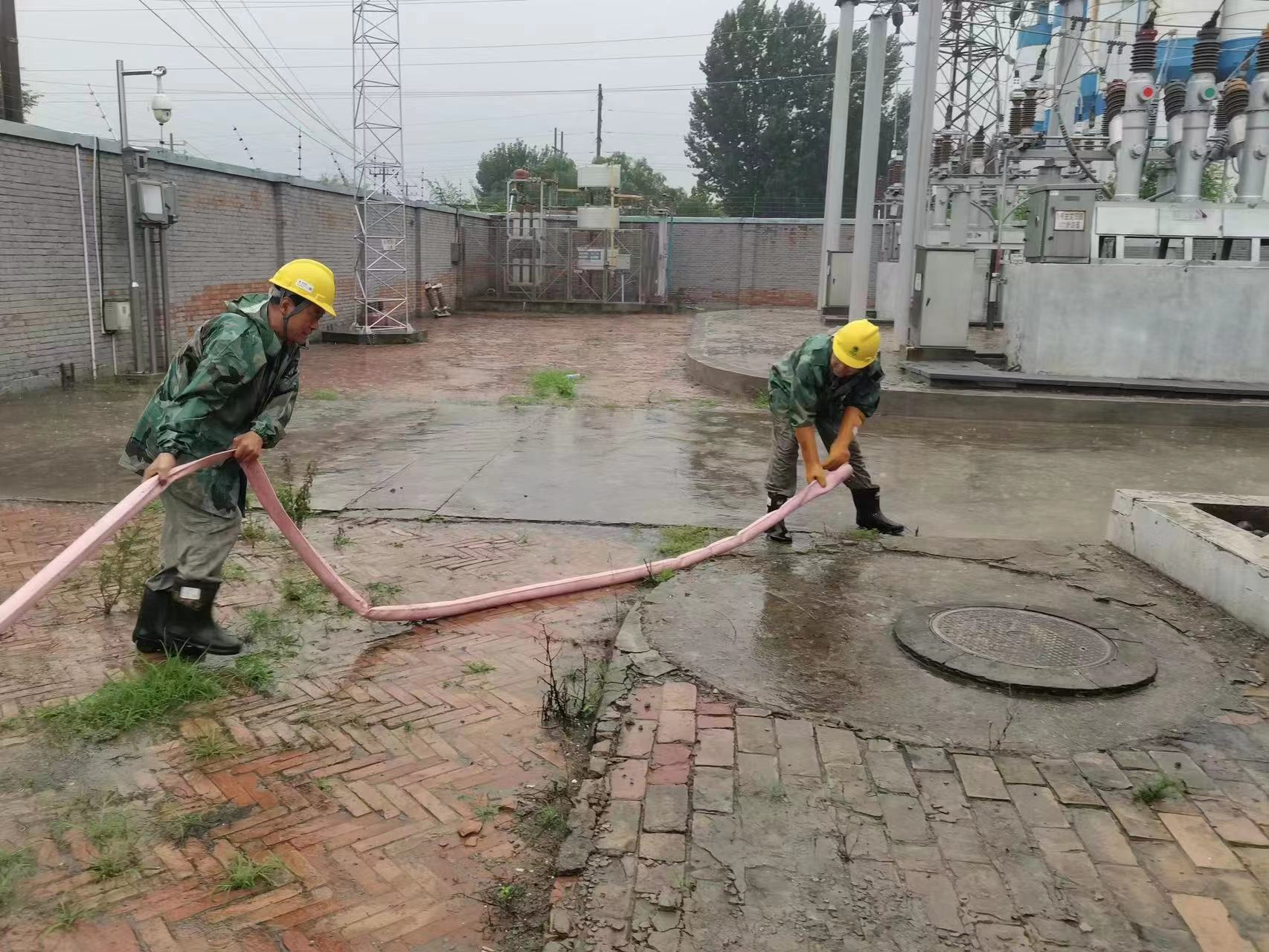 京津冀地區(qū)迎來(lái)極端強(qiáng)降雨，國(guó)網(wǎng)冀北電力近7000人迎戰(zhàn)