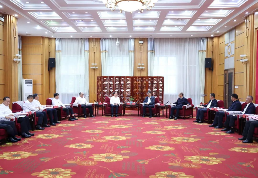 國家電網(wǎng)公司董事長、黨組書辛保安會見青海省委書記陳剛、省長吳曉軍、省政協(xié)主席公保扎西