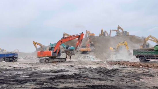 【防汛救災(zāi) 央企行動】爭分奪秒加固堤壩，中建集團馳援天津防汛抗洪一線