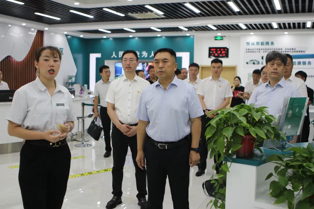 香河縣委書記梁寶杰、縣長李海濱調研國網香河縣供電公司重點工作