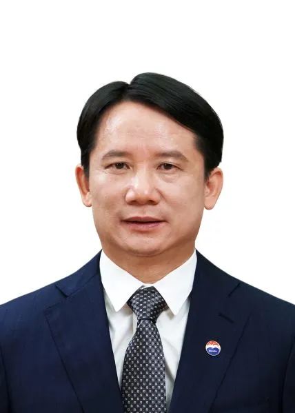 曾任貴州省能源局黨組書記、局長(zhǎng) 丁雄軍當(dāng)選中國(guó)貴州茅臺(tái)酒廠(集團(tuán))黨委書記