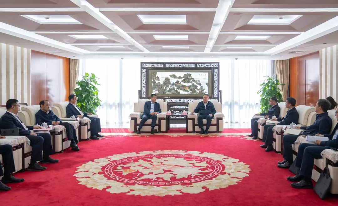華電集團黨組副書記、總經(jīng)理葉向東與山東能源黨委書記、董事長李偉舉行會談