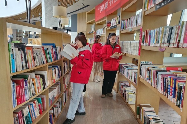 烏海供電公司聯(lián)合黨支部：開展“中華民族一家親，同心共筑中國夢(mèng)”全民閱讀活動(dòng)