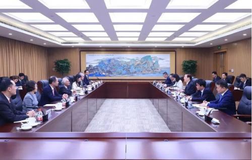 國(guó)家電網(wǎng)與香港中電集團(tuán)推動(dòng)清潔能源開(kāi)發(fā)利用、促進(jìn)新能源發(fā)展等方面深化合作