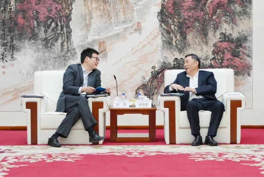 中國(guó)能建黨委書記、董事長(zhǎng)宋海良與上海電氣集團(tuán)黨委書記、董事長(zhǎng)吳磊會(huì)談