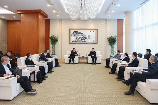 溫樞剛鄧建玲會(huì)見中廣核集團(tuán)董事長(zhǎng)楊長(zhǎng)利、總經(jīng)理高立剛