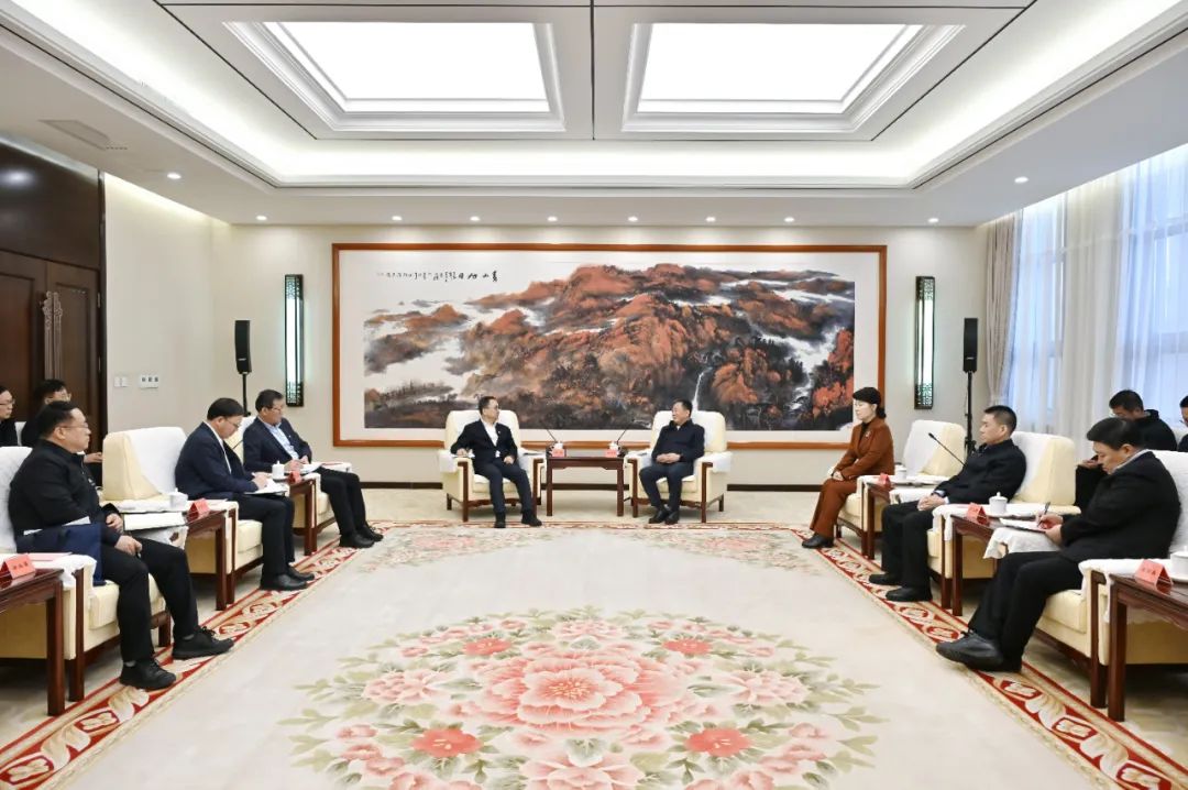 中國大唐集團(tuán)有限公司董事長鄒磊拜會(huì)內(nèi)蒙古自治區(qū)黨委書記孫紹騁、自治區(qū)主席王莉霞