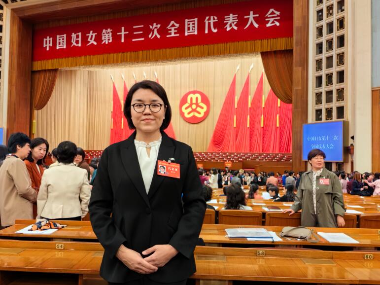 中國能建北京設(shè)備公司黨委書記、董事長，中國能建首批一級(jí)技術(shù)專家張?jiān)氯A獲全國三八紅旗手榮譽(yù)稱號(hào)