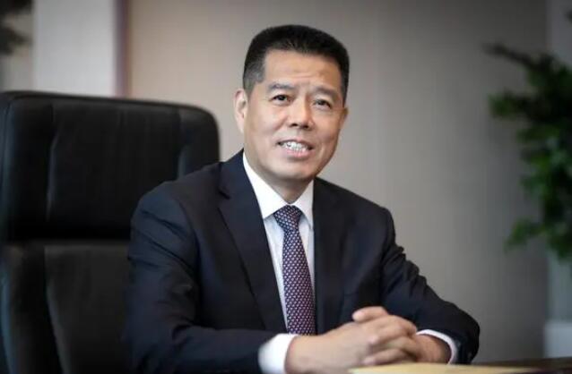 加快推動傳統(tǒng)煤炭企業(yè)向新能源企業(yè)轉(zhuǎn)型發(fā)展——訪全國人大代表，山東能源集團黨委書記、董事長 李偉