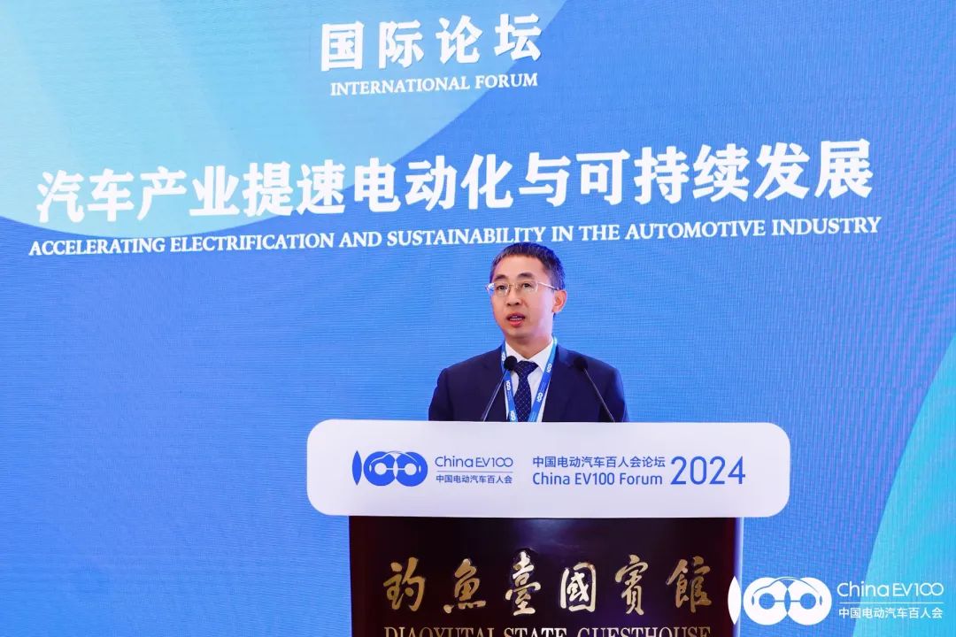 華為侯金龍：加速以超快充為主的充電基礎設施建設，提升用戶體驗，促進電動汽車消費與普及