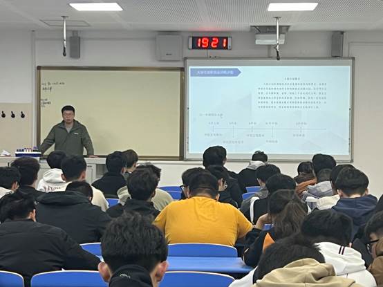 山東科技大學(xué)儲能學(xué)院舉辦大學(xué)生創(chuàng)新創(chuàng)業(yè)訓(xùn)練計劃項(xiàng)目宣講活動