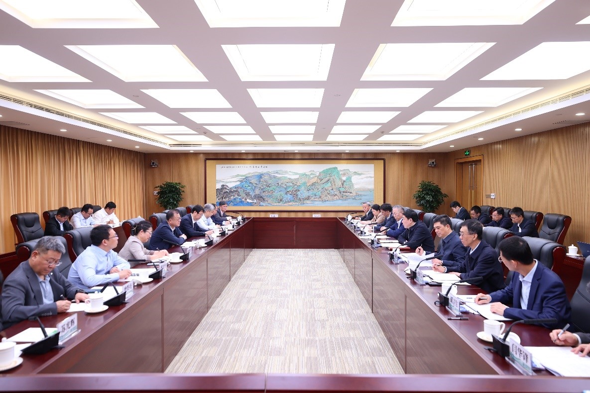 西安交通大學(xué)黨委書記盧建軍、校長張立群赴國家電網(wǎng)座談交流