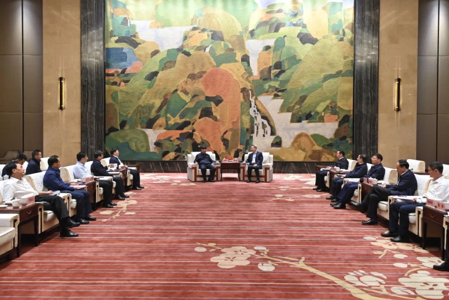 武漢市委書(shū)記郭元強(qiáng)、市長(zhǎng)程用文會(huì)見(jiàn)三峽集團(tuán)董事長(zhǎng)劉偉平一行