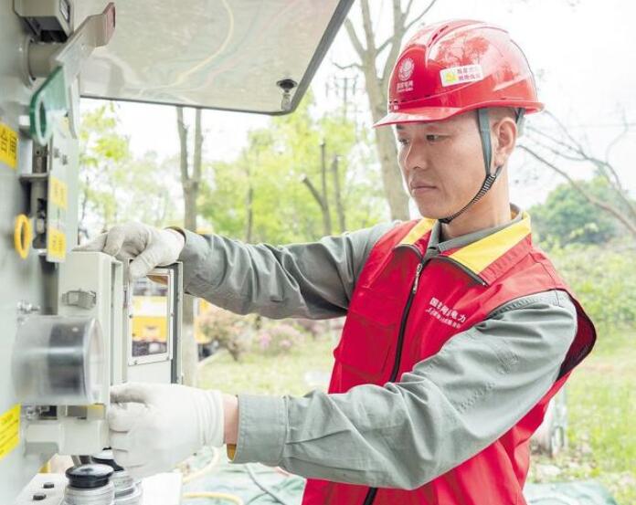 賀彪：星城萬家燈火，“帶電護(hù)衛(wèi)”用心守候