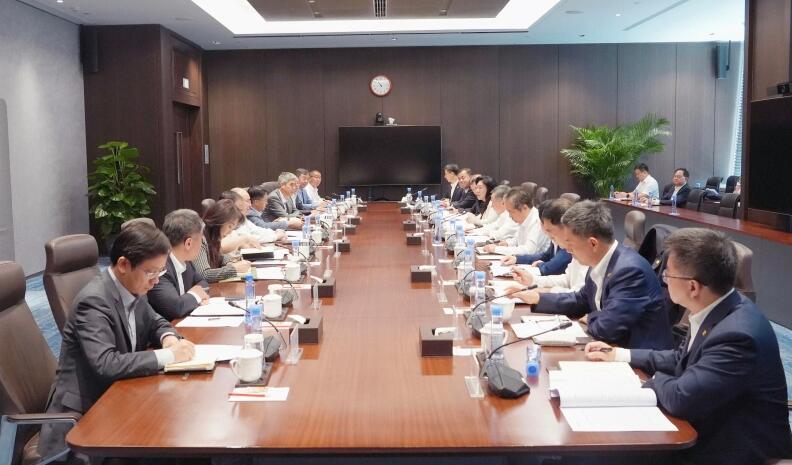中國能建黨委書記、董事長宋海良與中信集團黨委書記、董事長奚國華會談