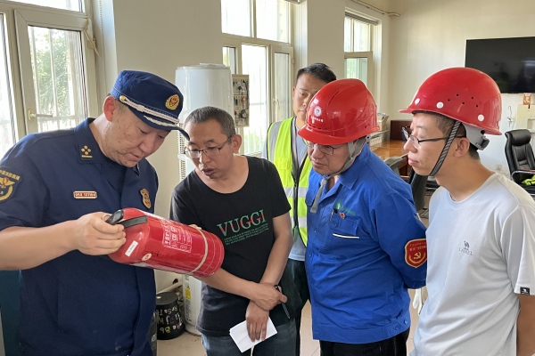 內(nèi)蒙古電力公司烏海千里山供電公司：蒙電愛心光明行，用電無憂筑防線