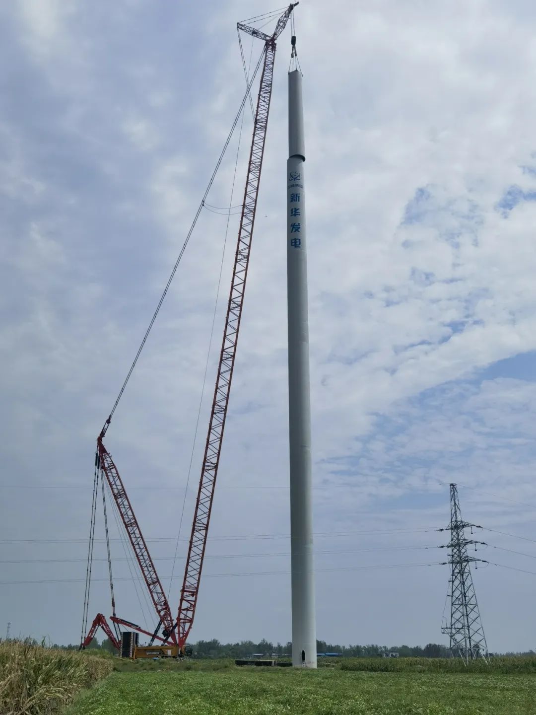 河南省唐河縣東王集、畢店60兆瓦風(fēng)電項(xiàng)目塔筒圓滿完成吊裝