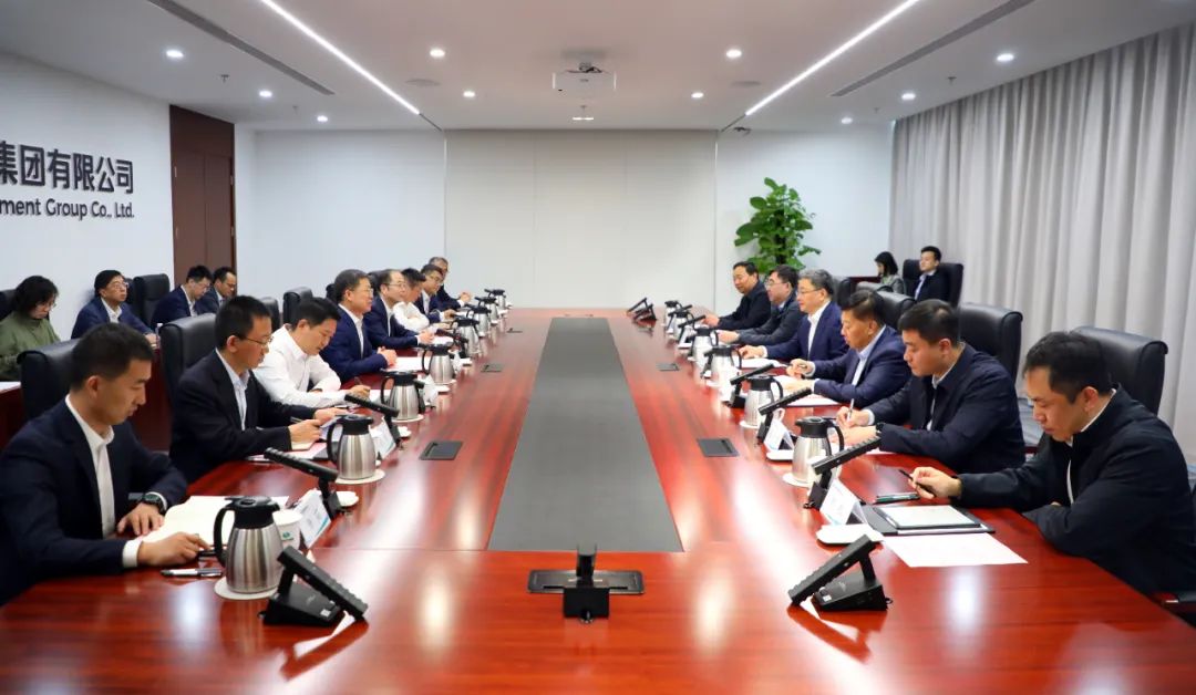 中國(guó)電氣裝備黨委書記、董事長(zhǎng)李洪鳳會(huì)見濟(jì)南市委副書記、市長(zhǎng)于海田