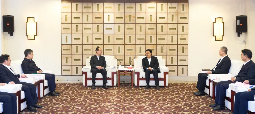 中國電建黨委書記、董事長丁焰章拜會(huì)海南省委書記馮飛