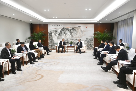 中國電建黨委副書記、總經理王斌與中國機電商會黨委書記、會長張鈺晶舉行會談