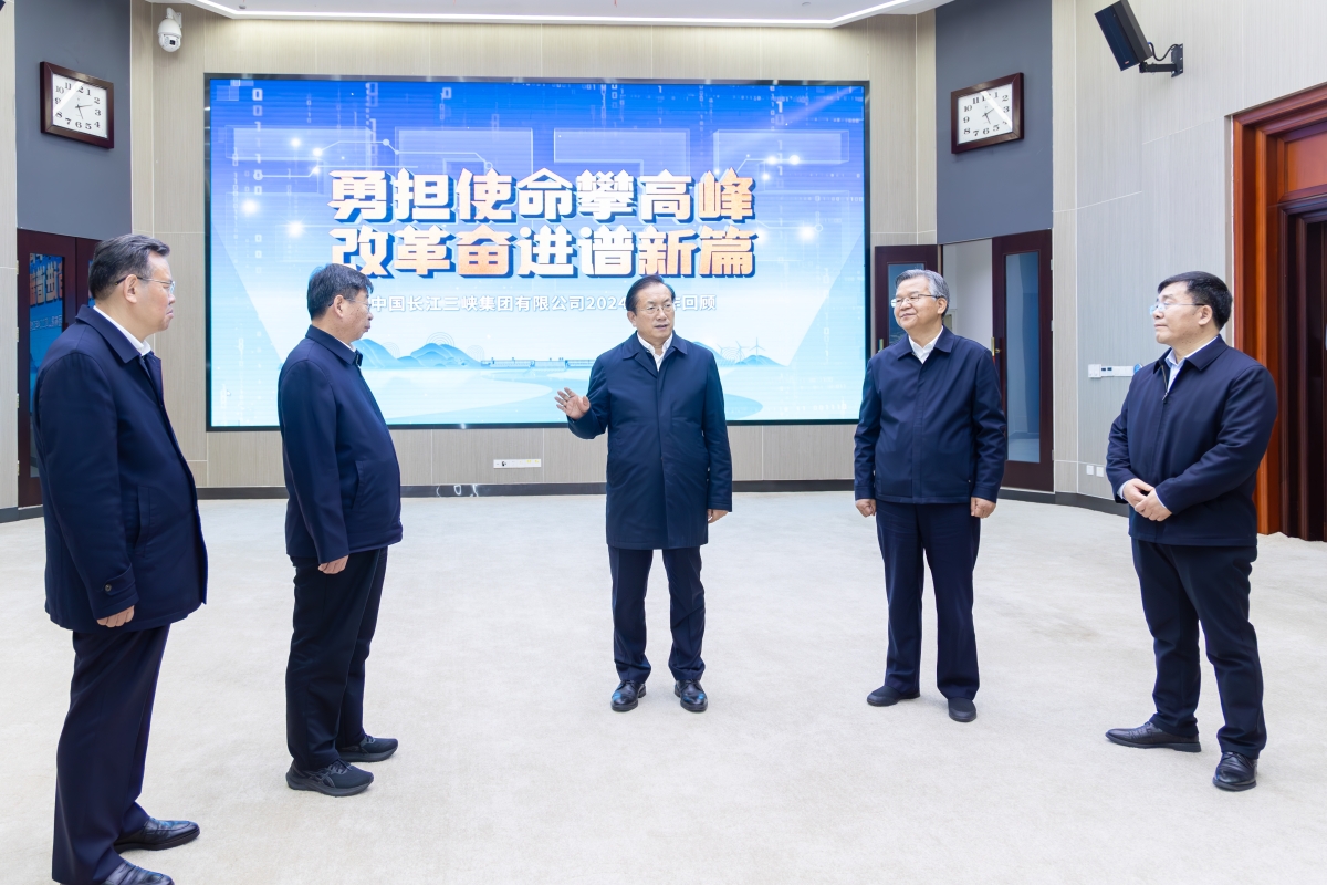 湖北省委書記王忠林、省長李殿勛走訪慰問三峽集團(tuán)