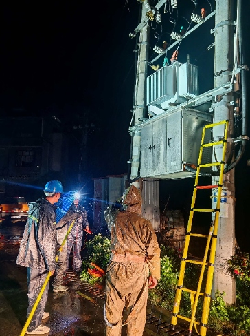 湖北通城：驚雷過后，150戶停電無訴求